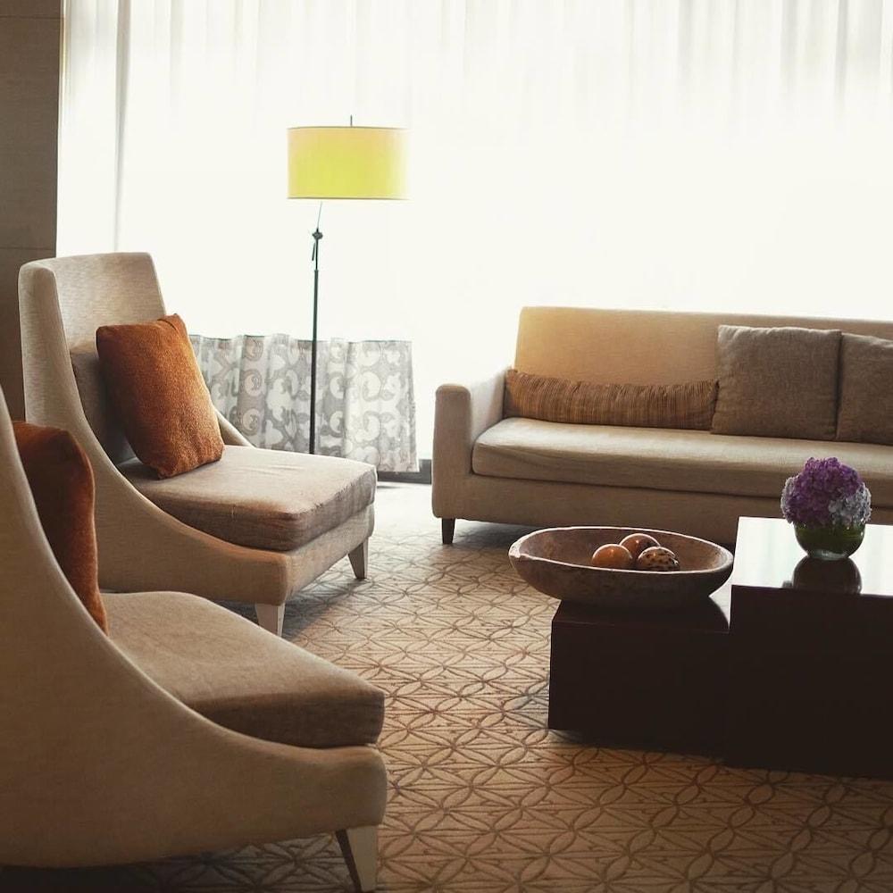 Quest Serviced Residences Себу Экстерьер фото